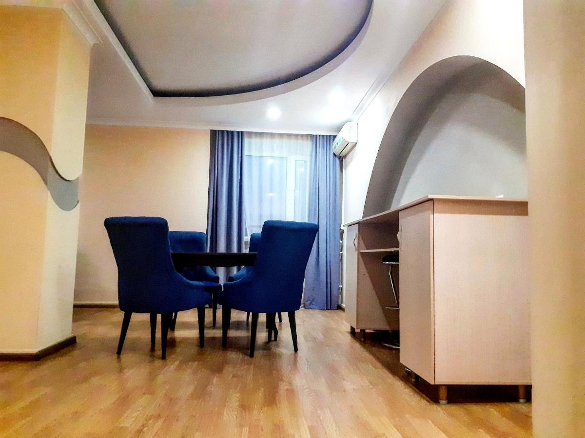City Hotel Ustʼ-Kamenogorsk Eksteriør billede
