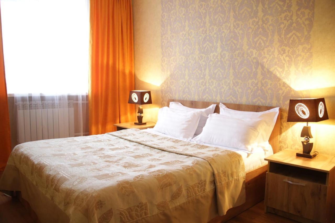 City Hotel Ustʼ-Kamenogorsk Eksteriør billede