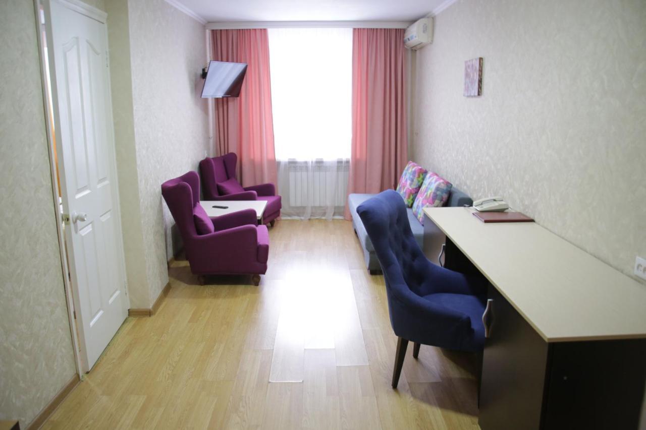 City Hotel Ustʼ-Kamenogorsk Eksteriør billede